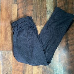Nike therma-fit fleece lined sweat pants